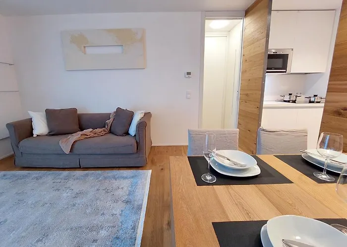 Alpenflair - Charming Ski-to-door דירה